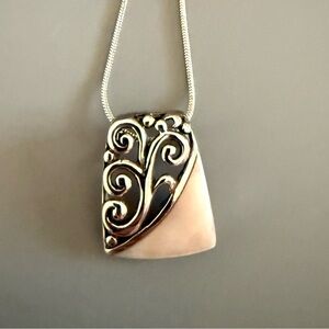 SK Thailand Mother of Pearl Solid Sterling Silver pendant with SS Plate Chain